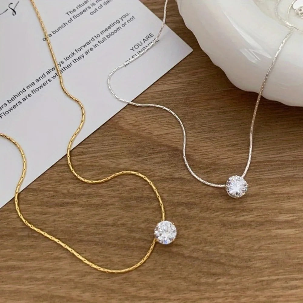 Moissanite Stone Necklace Cléa