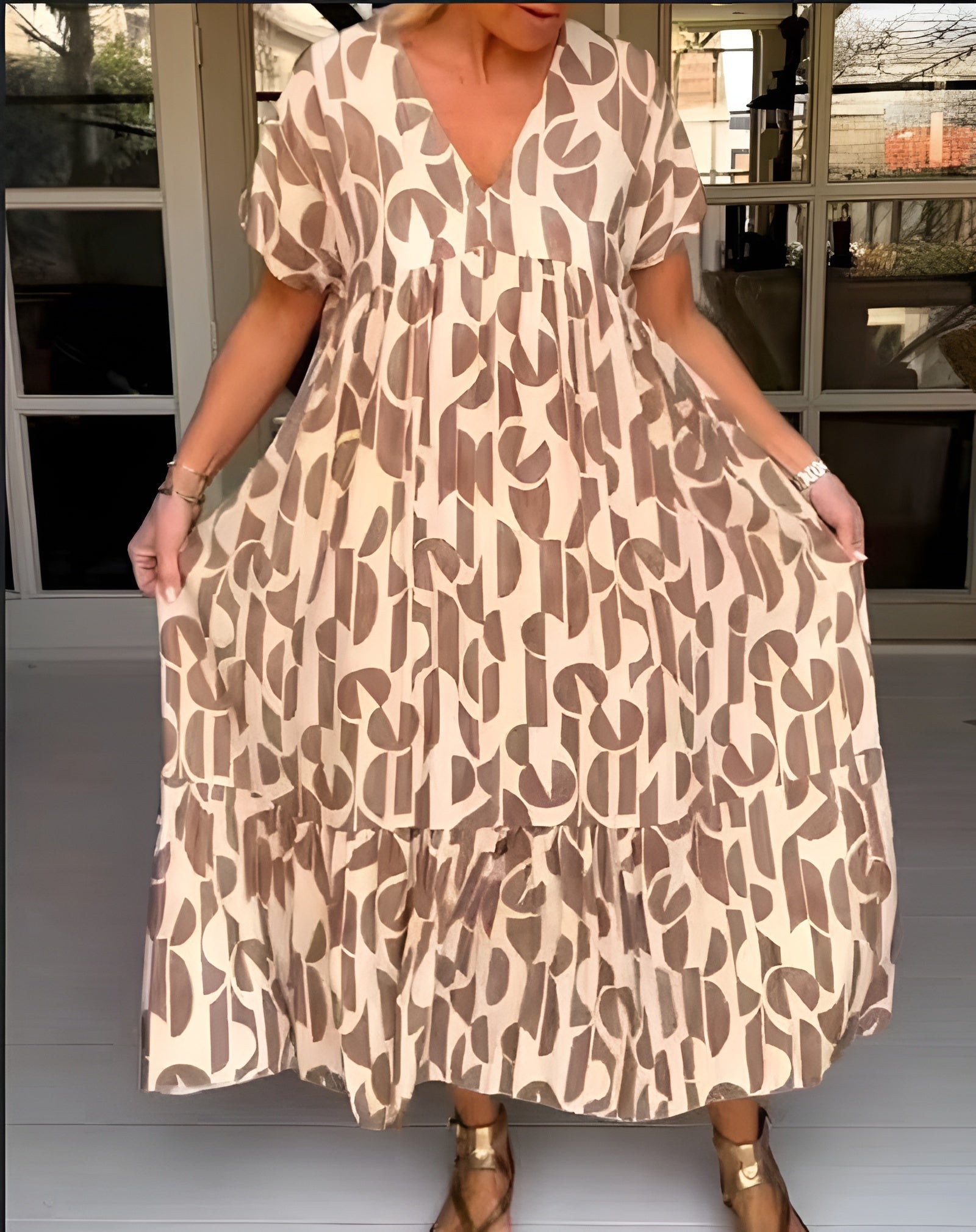 Colette | Light Dress with V-Neck