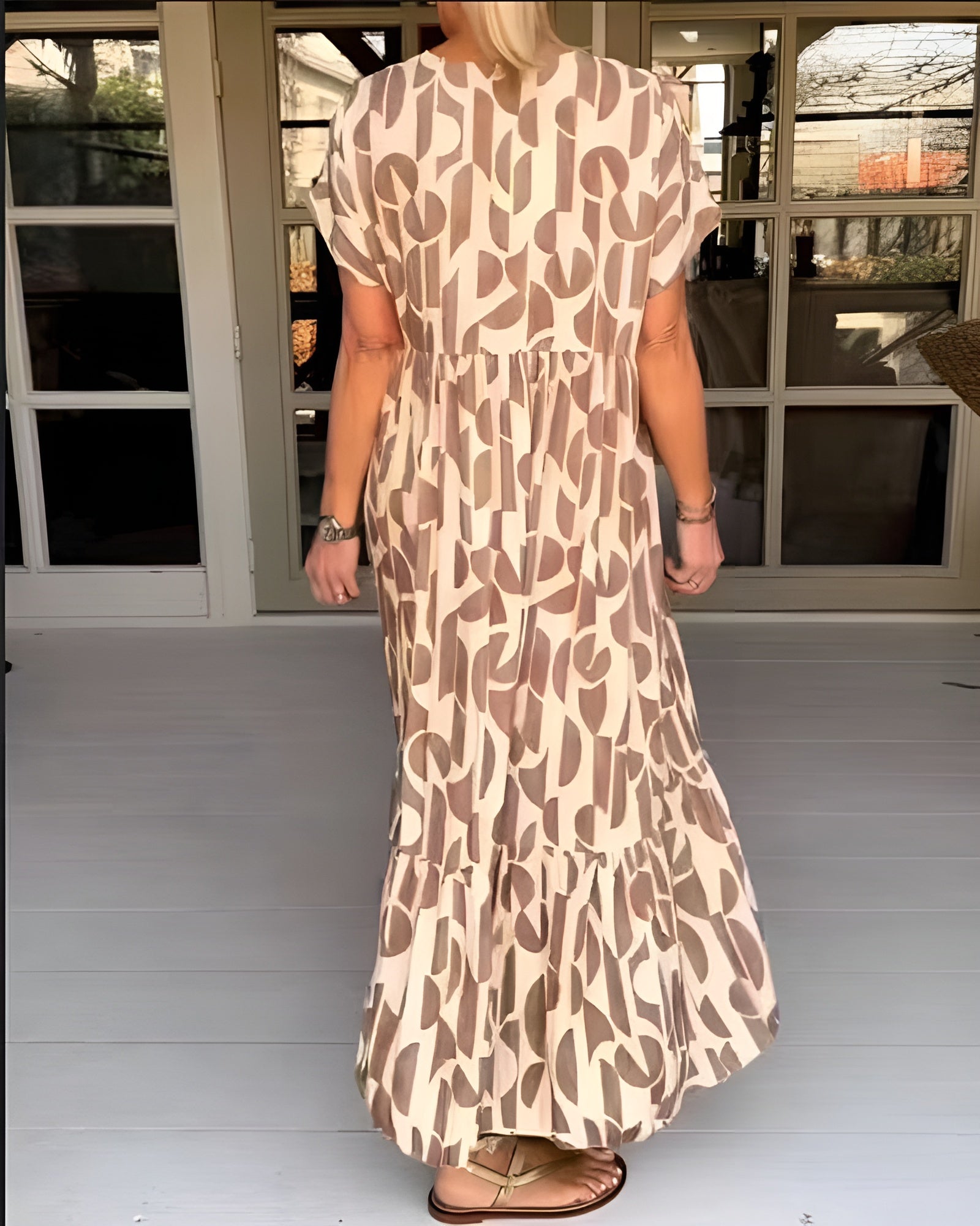 Colette | Light Dress with V-Neck