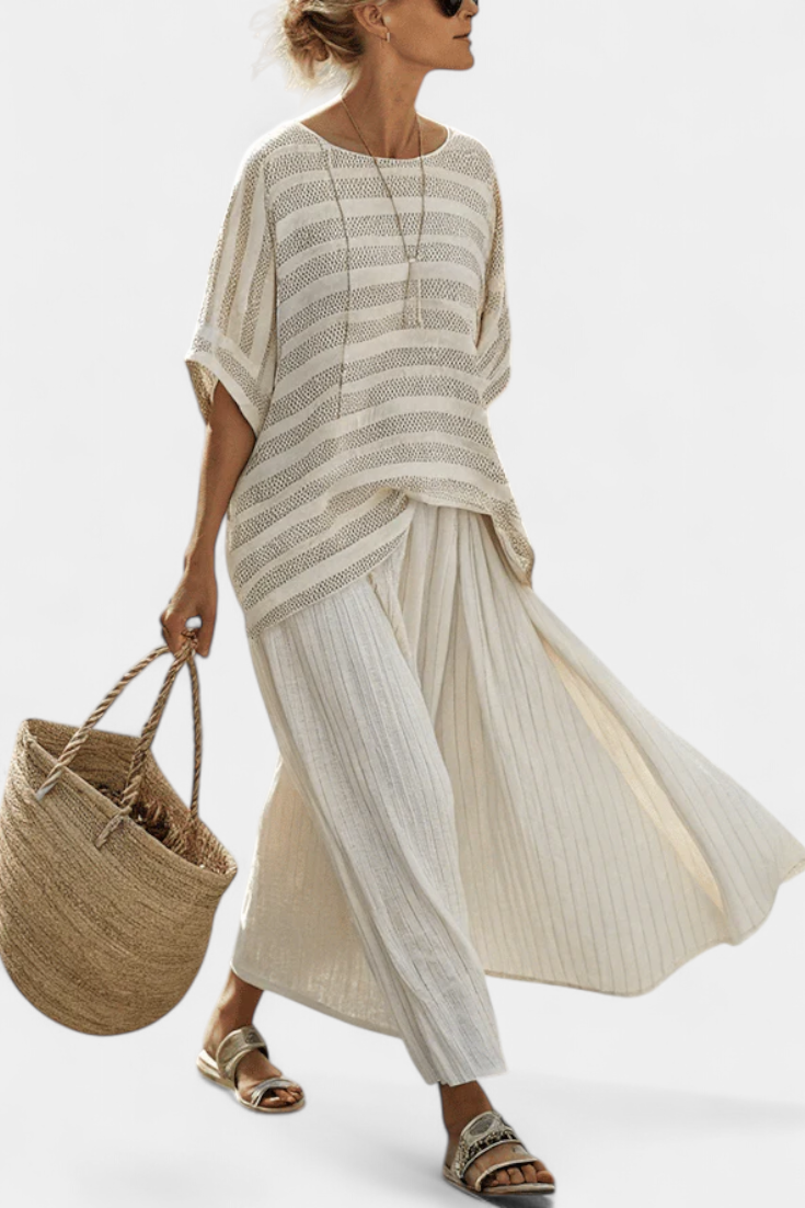 Daisy Linen Bamboo Suit with Elegant Striped Blouse and Loose Pants for a Modern and Comfortable Style