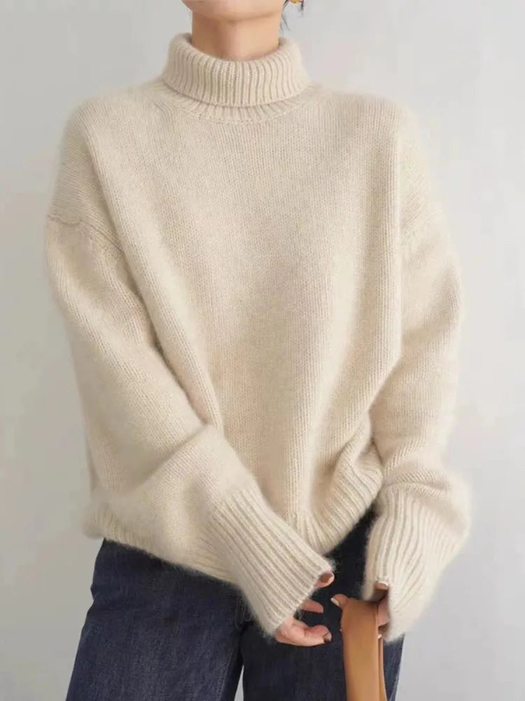 Isabella - Sweater with a High Collar