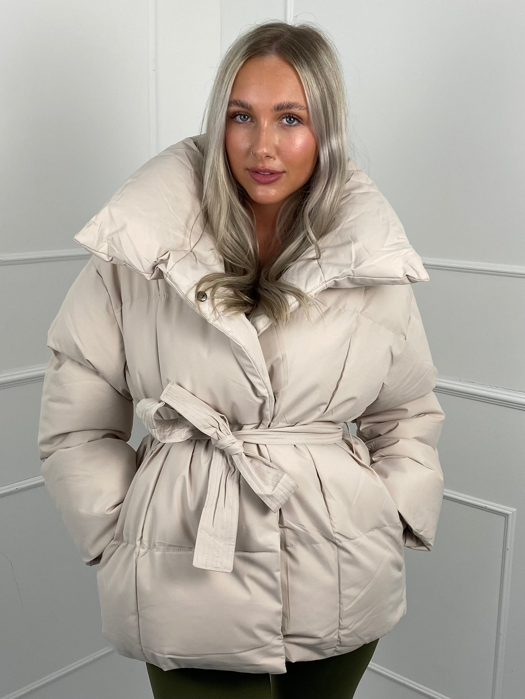 Alivienne – Quilted Winter Jacket with Belt