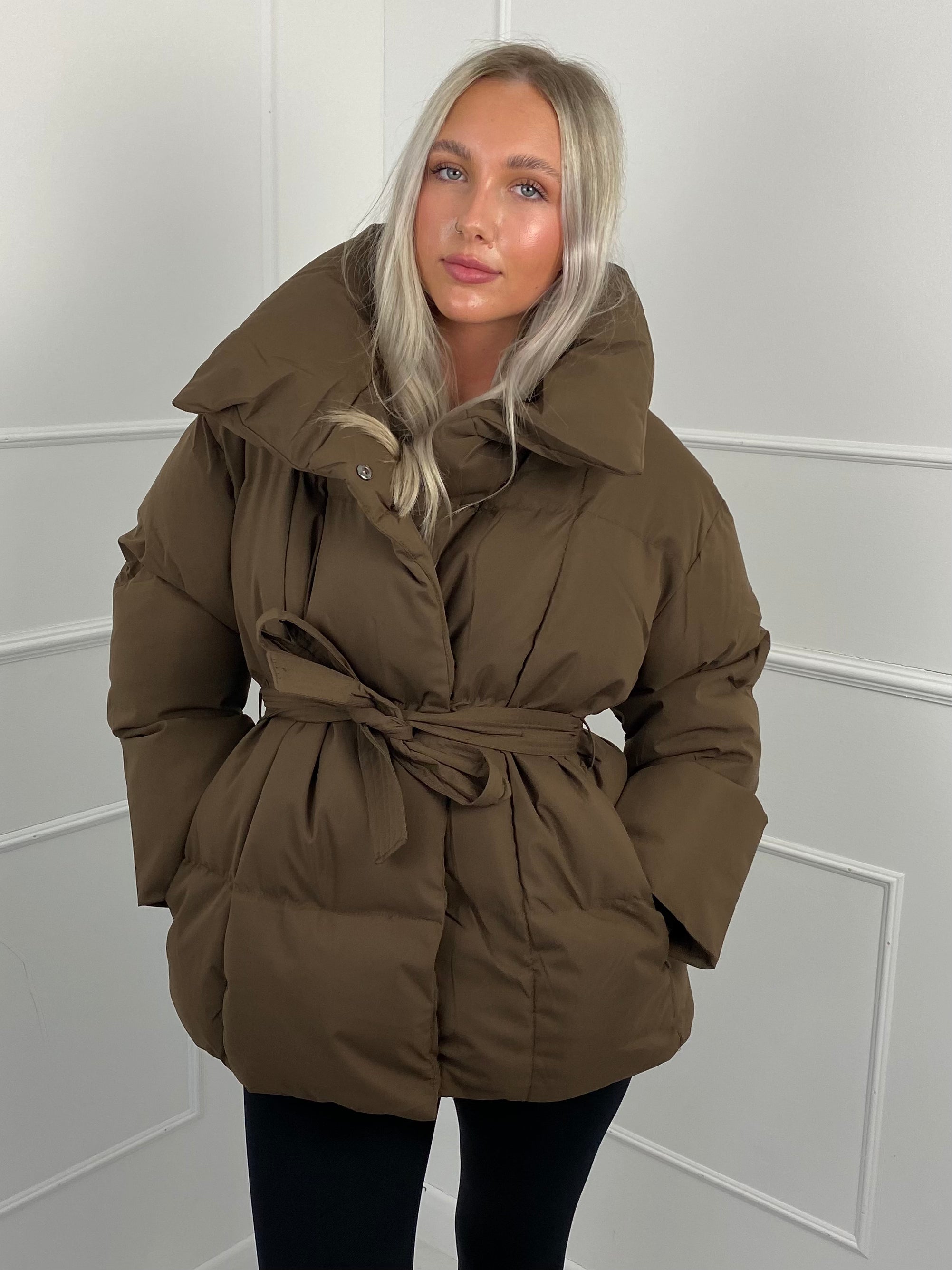 Alivienne – Quilted Winter Jacket with Belt