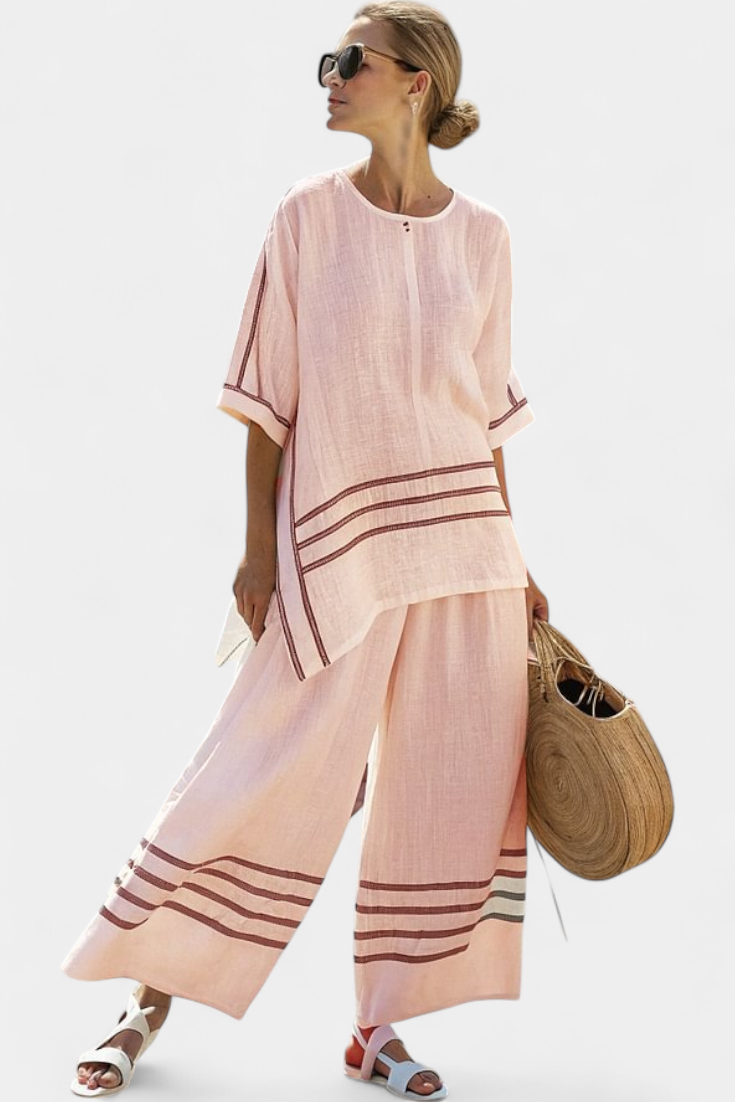 Complete set with wide striped pants in an irregular cut - modern and comfortable style