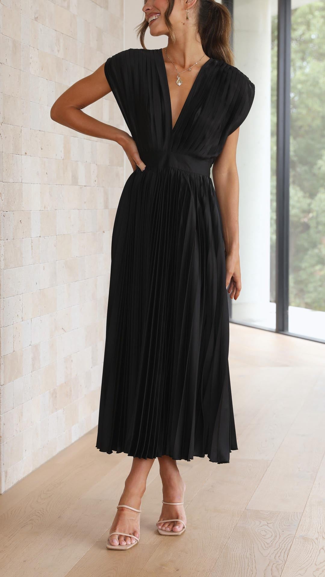 Alexis - Elegant Dress with Ruffles