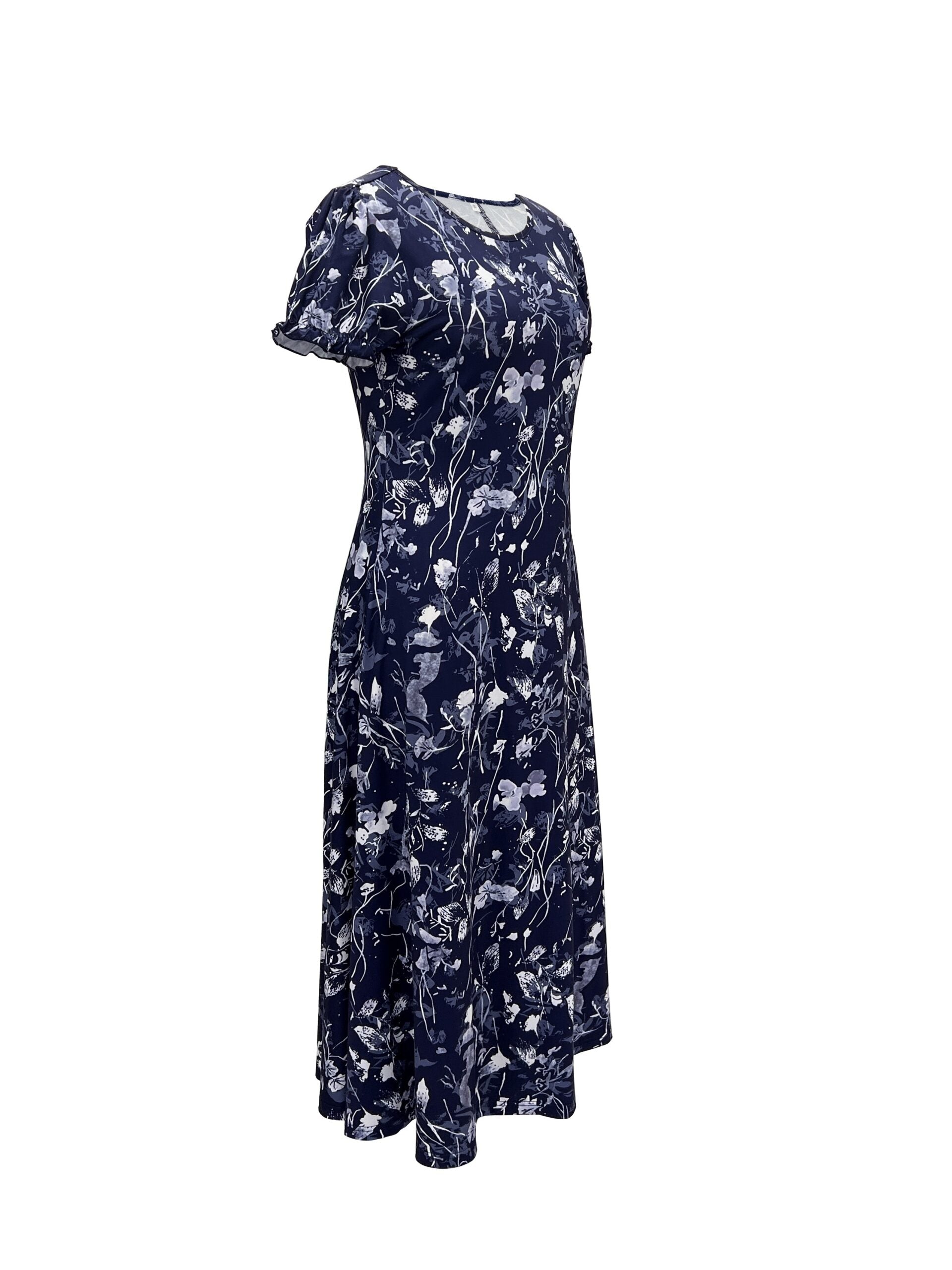 Janique - Floral Pattern