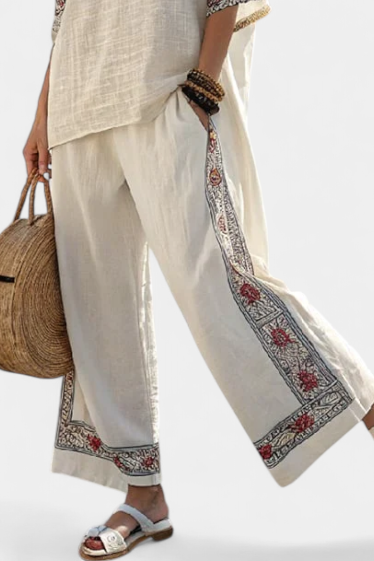 Mediterranean style outfit made of bamboo linen with elegant red and green stripes