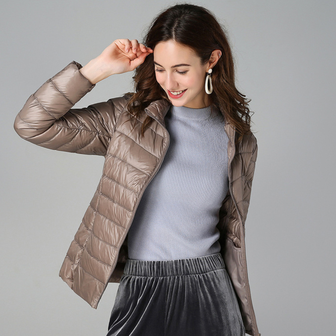 Myra™ | Ultra-light down jacket with sophisticated pleats