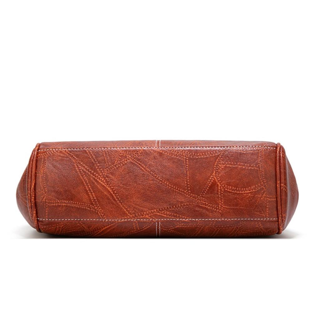 Mila | Timeless vintage bag with an elegant flap closure