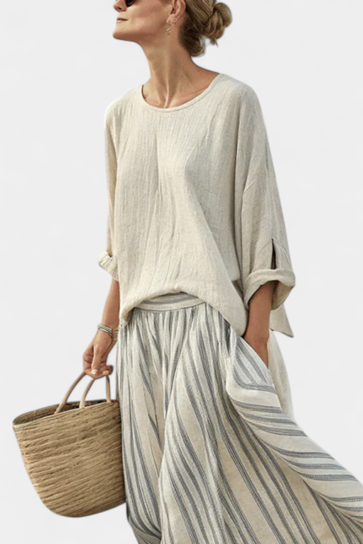 Complete Casual Daisy with Oversized Sweatshirt and Striped Midi Skirt Made of Bamboo Linen for an Elegant and Comfortable Style