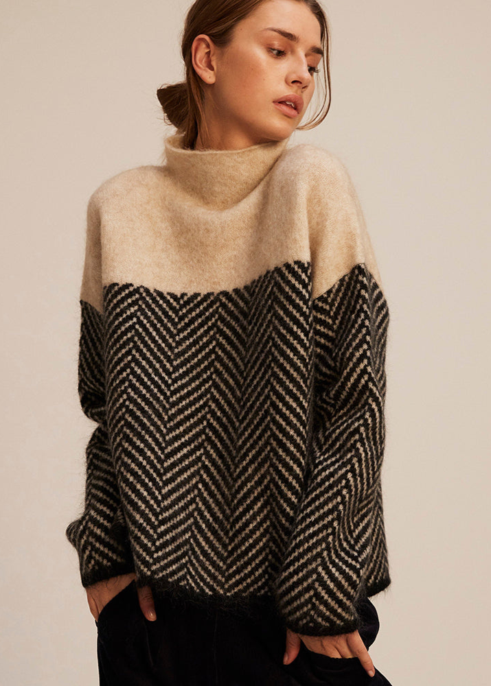 Amelique – Elegant Cotton Turtleneck