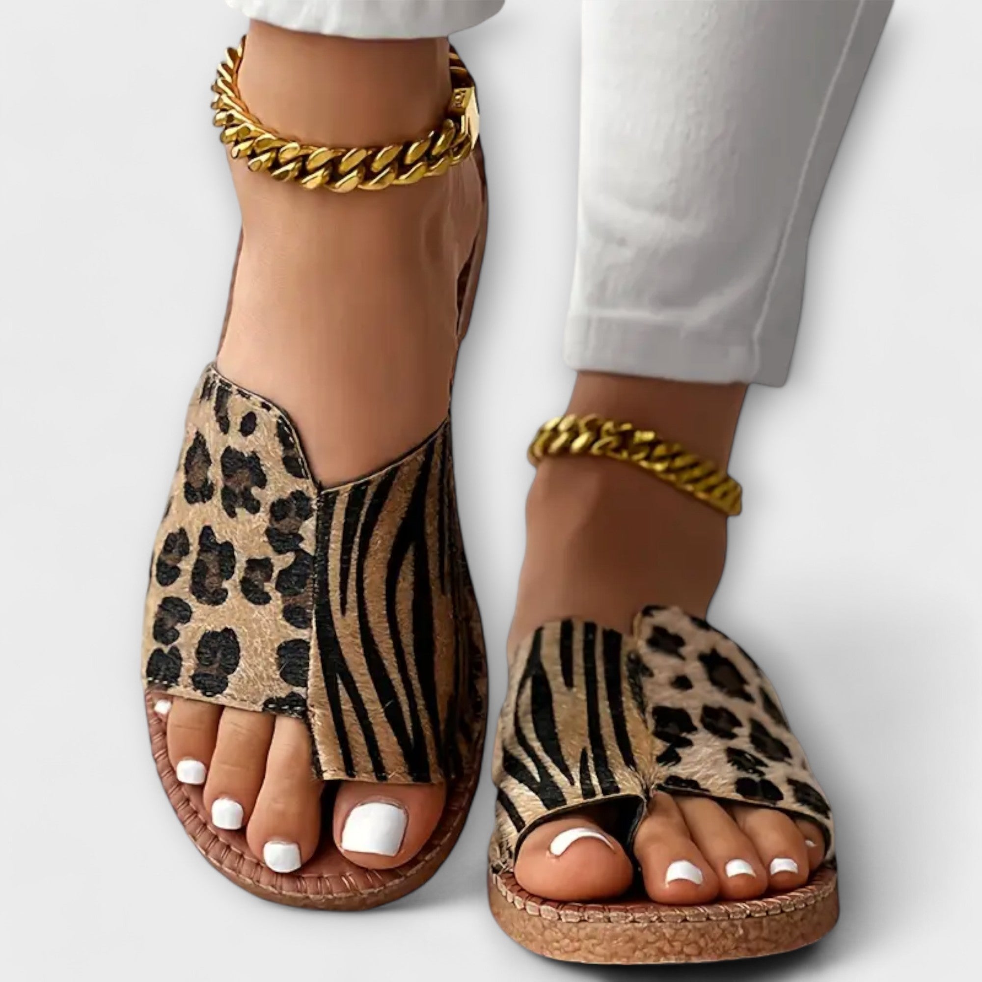 Delicious Sandals in Two-Tone Leopard Pattern