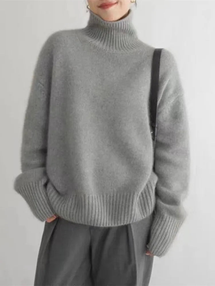 Isabella - Sweater with a High Collar