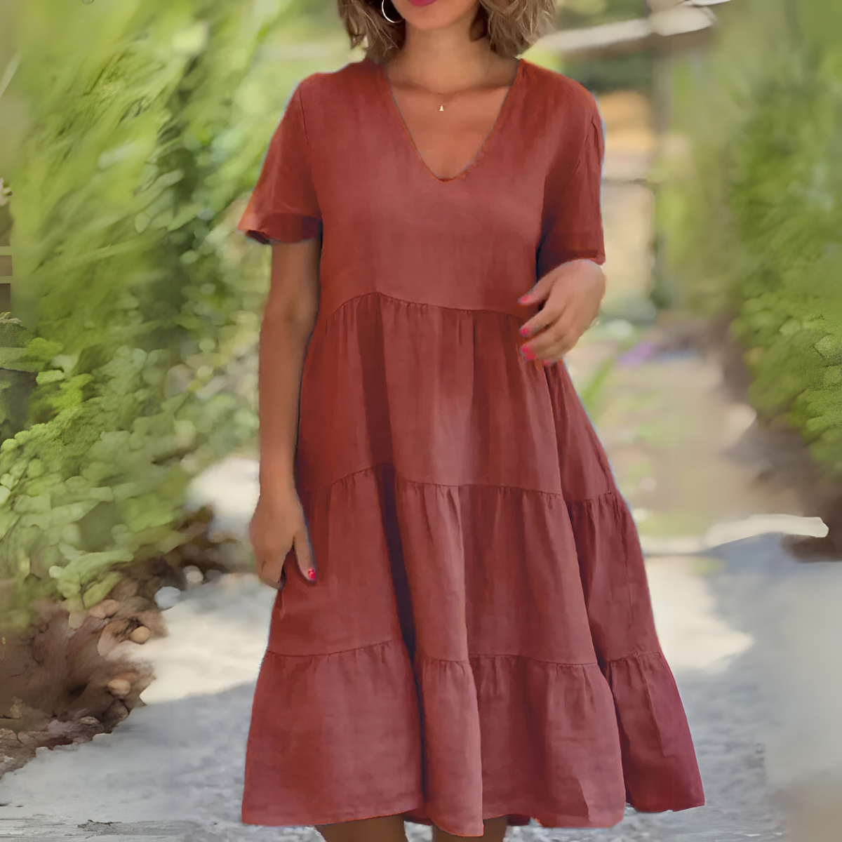 Luce | Light dress with a V-neck
