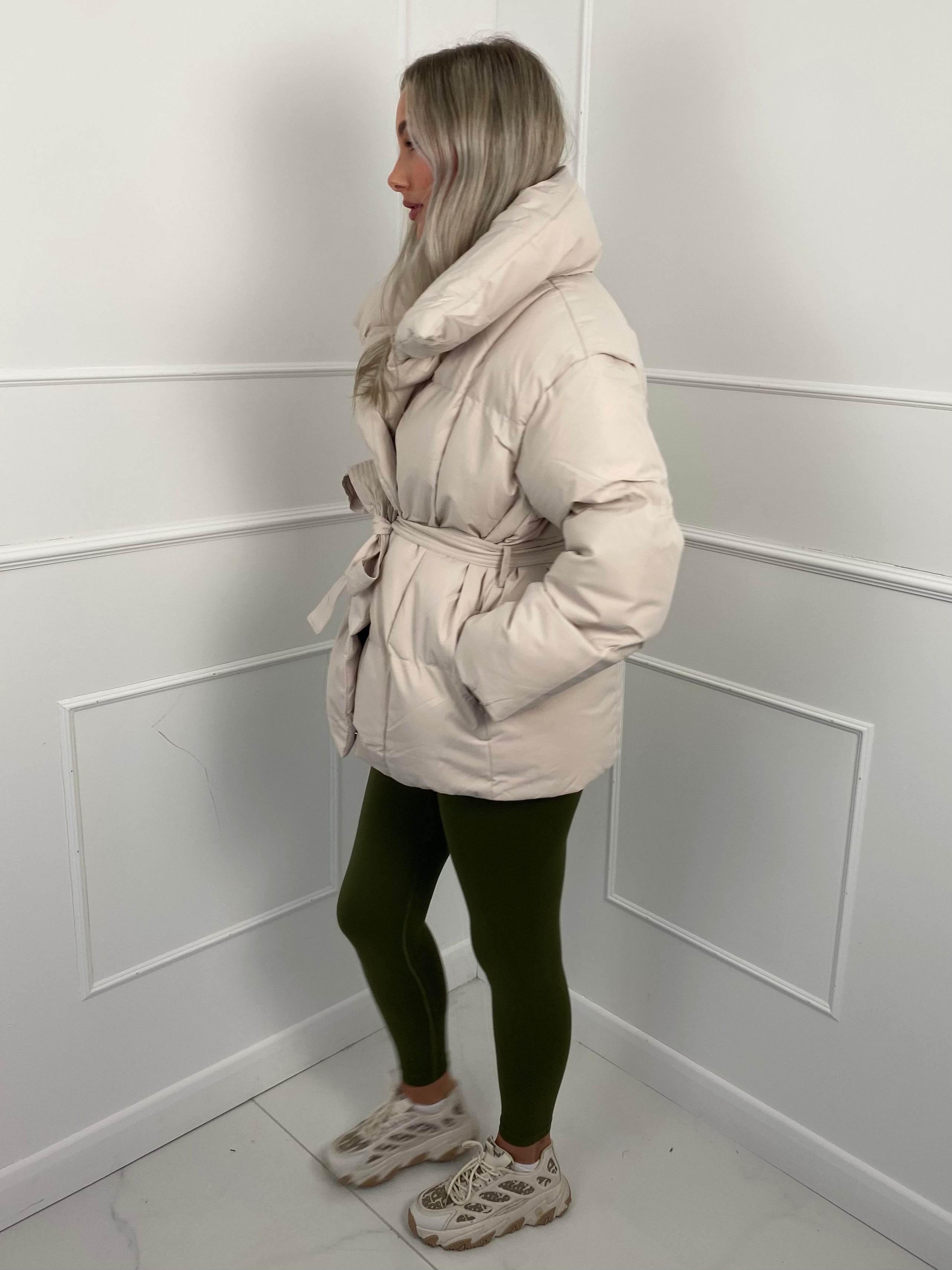 Alivienne – Quilted Winter Jacket with Belt