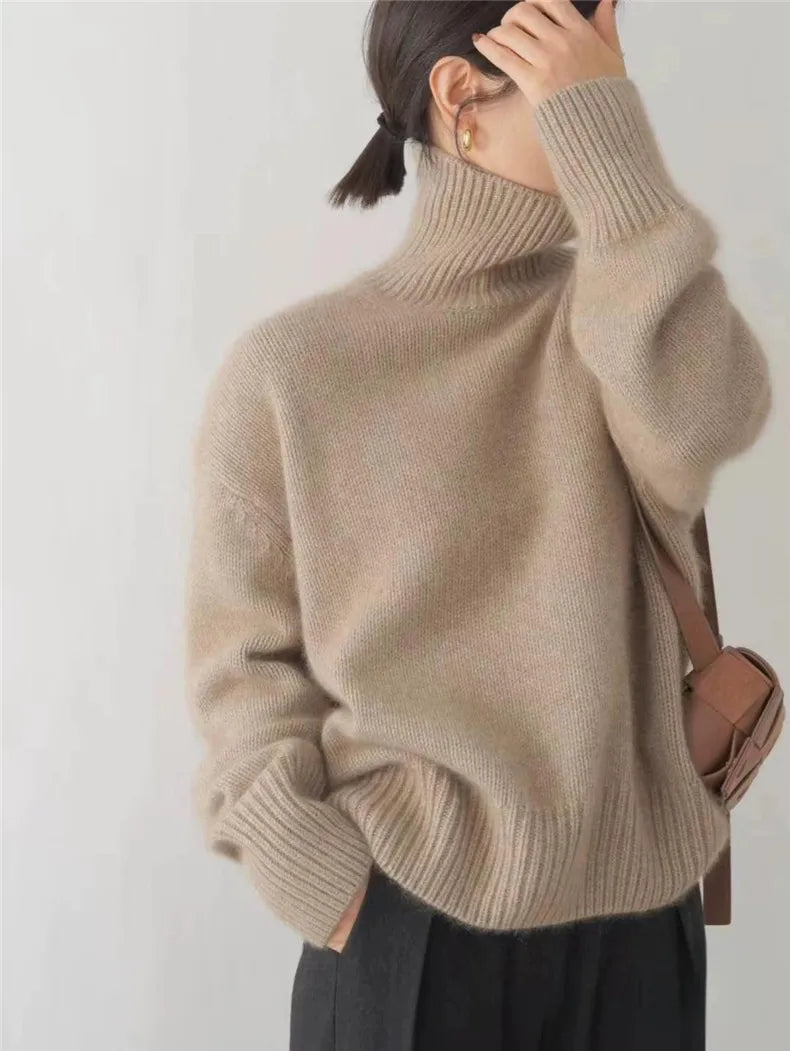 Isabella - Sweater with a High Collar