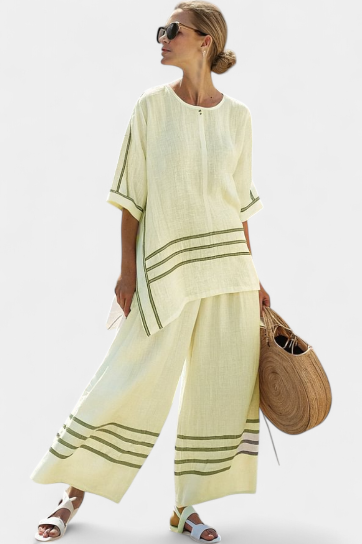 Complete set with wide striped pants in an irregular cut - modern and comfortable style