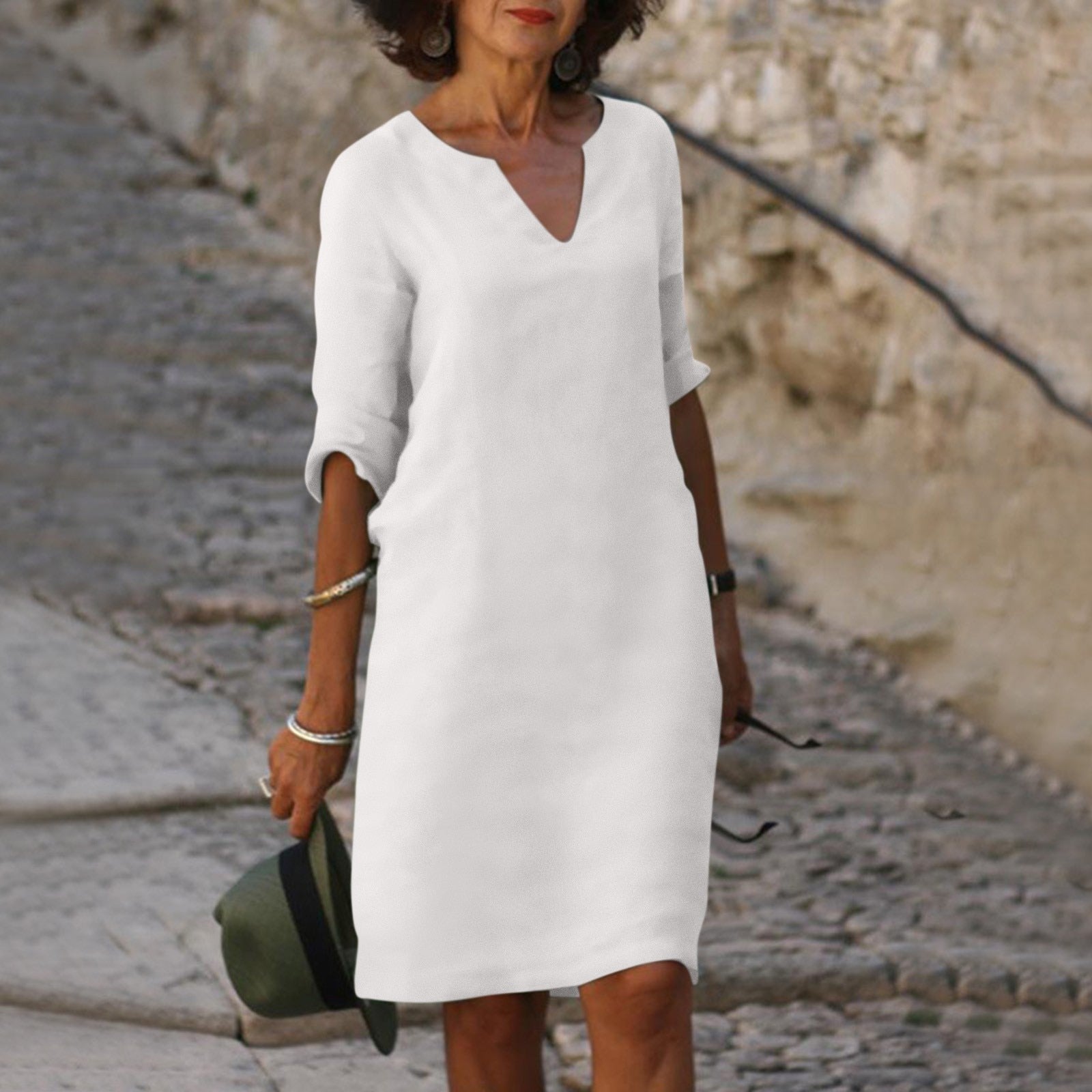 Cassie | Perfectly fitted dress with a V-neck