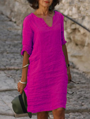 Cassie | Perfectly fitted dress with a V-neck